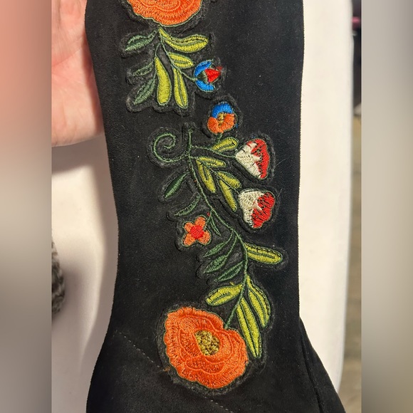 STEVE MADDEN lightly worn knee high embroidered boots - Picture 4 of 8